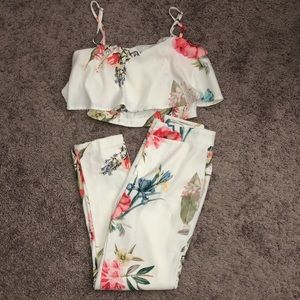IVORY FLORAL MATCHING SET
